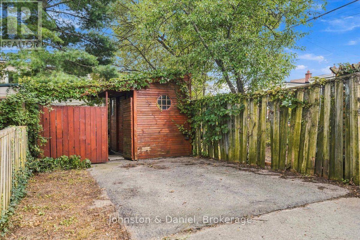 118 Merrill Avenue E, Toronto, ON