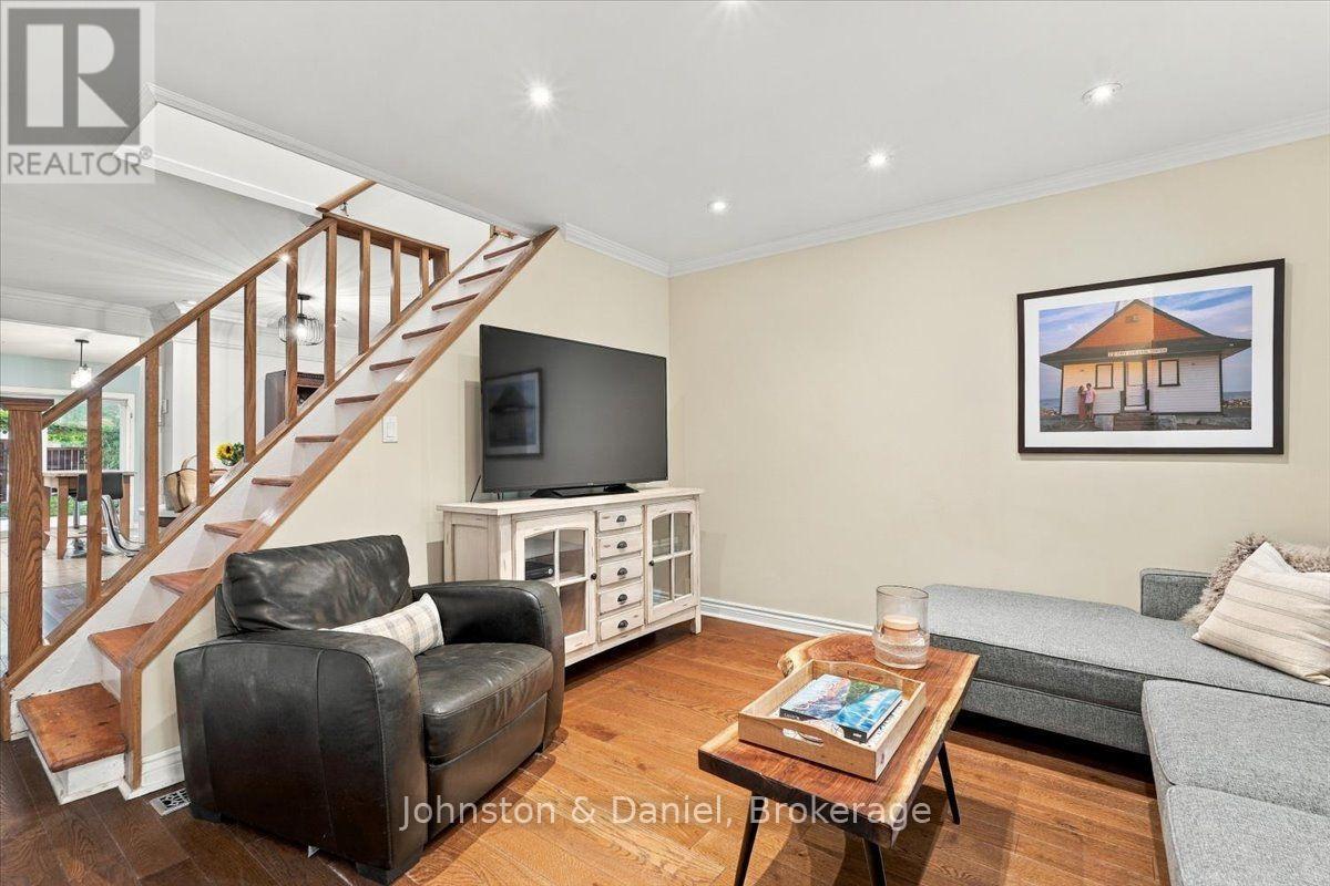 118 Merrill Avenue E, Toronto, ON