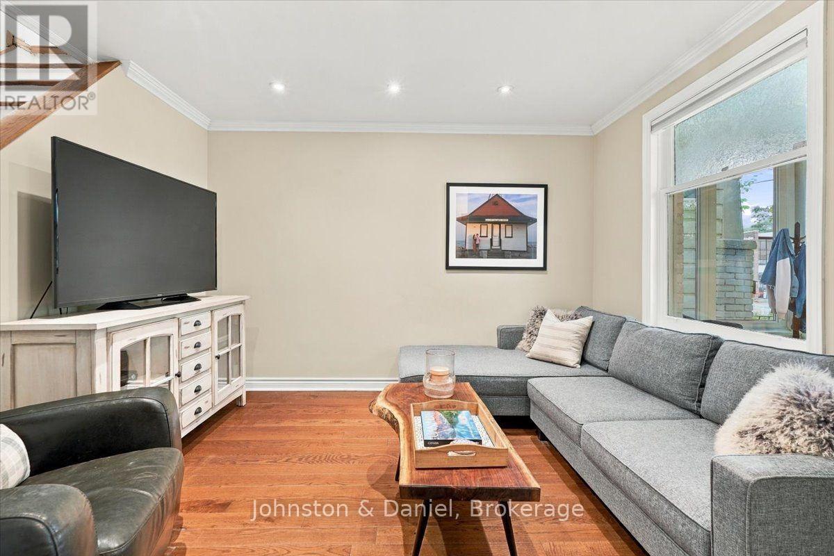 118 Merrill Avenue E, Toronto, ON