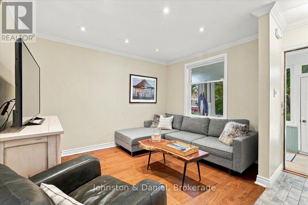 118 Merrill Avenue E, Toronto, ON