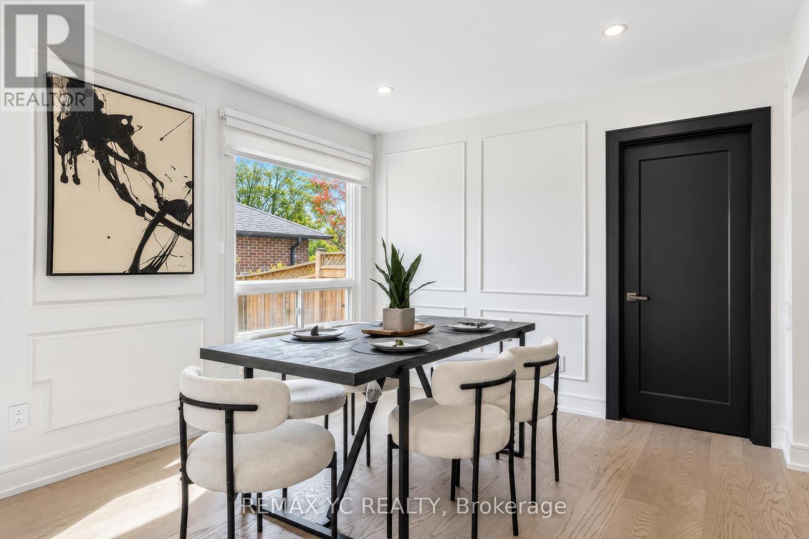 4 Simmons Crescent, Aurora, ON