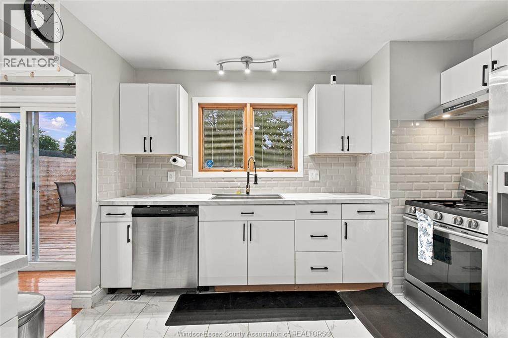 2547 Rivard Avenue, Windsor, ON