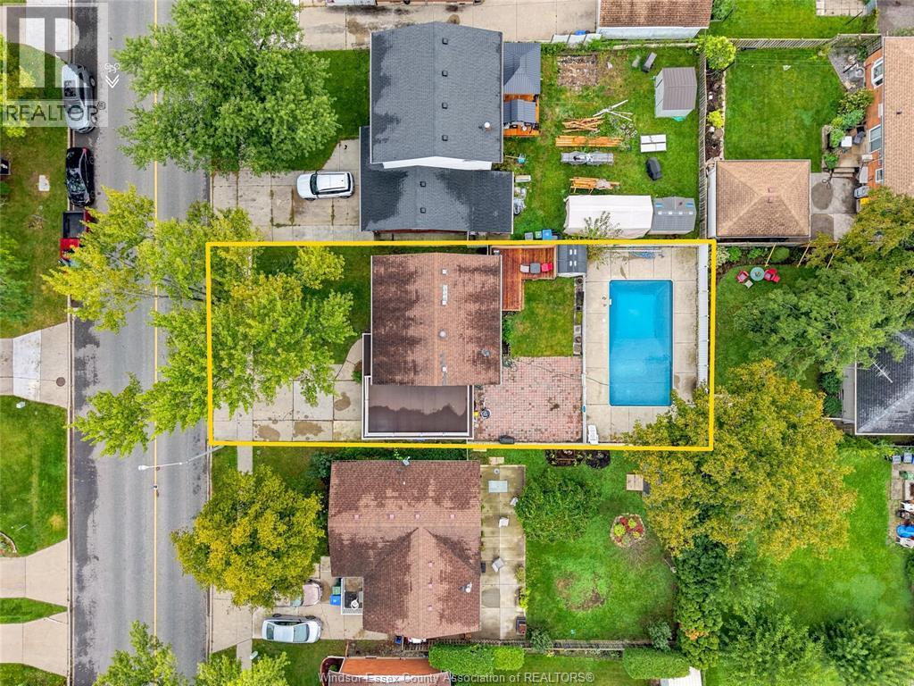 2547 Rivard Avenue, Windsor, ON