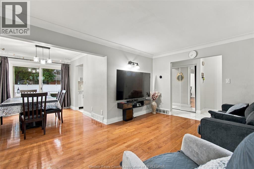 2547 Rivard Avenue, Windsor, ON