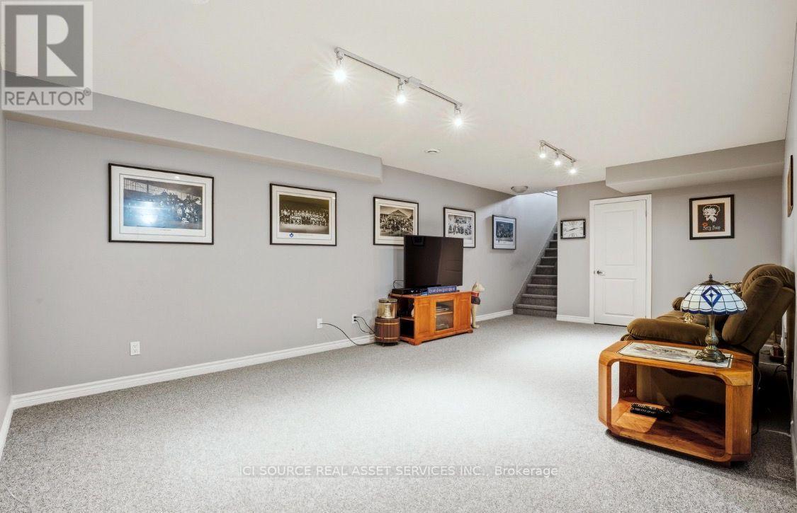 5 Mavis Way, Belleville, ON