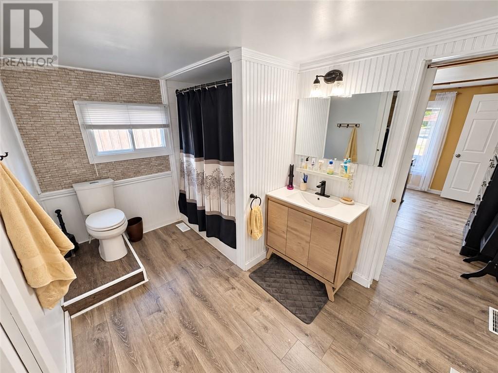 231 Simon Lake Drive, Greater Sudbury, ON