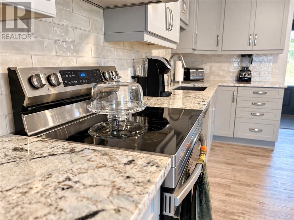 231 Simon Lake Drive, Greater Sudbury, ON