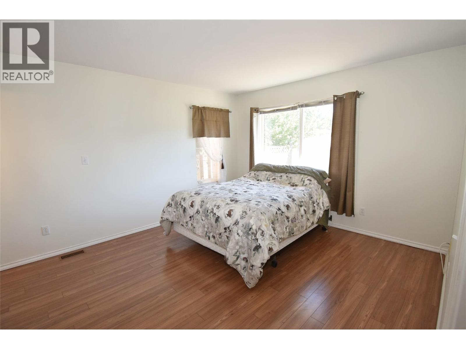 Primary bedroom - 5309 21 Street, Vernon, BC