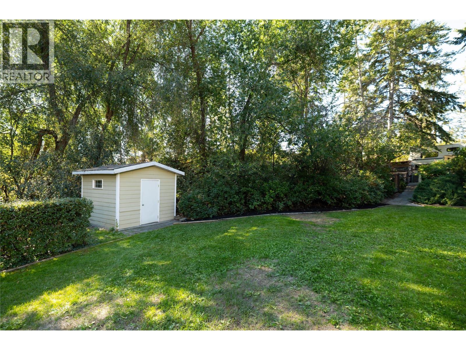 2475 Dunsmuir Road, Kelowna, BC