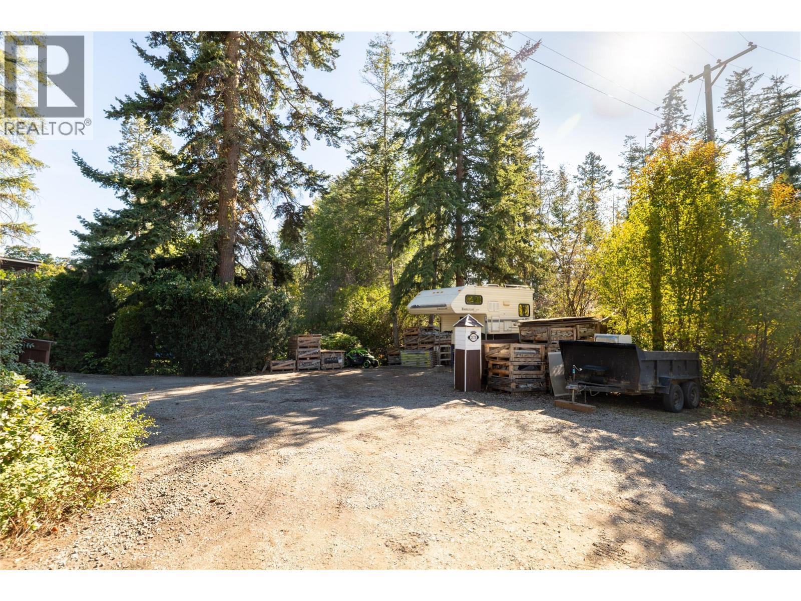 2475 Dunsmuir Road, Kelowna, BC