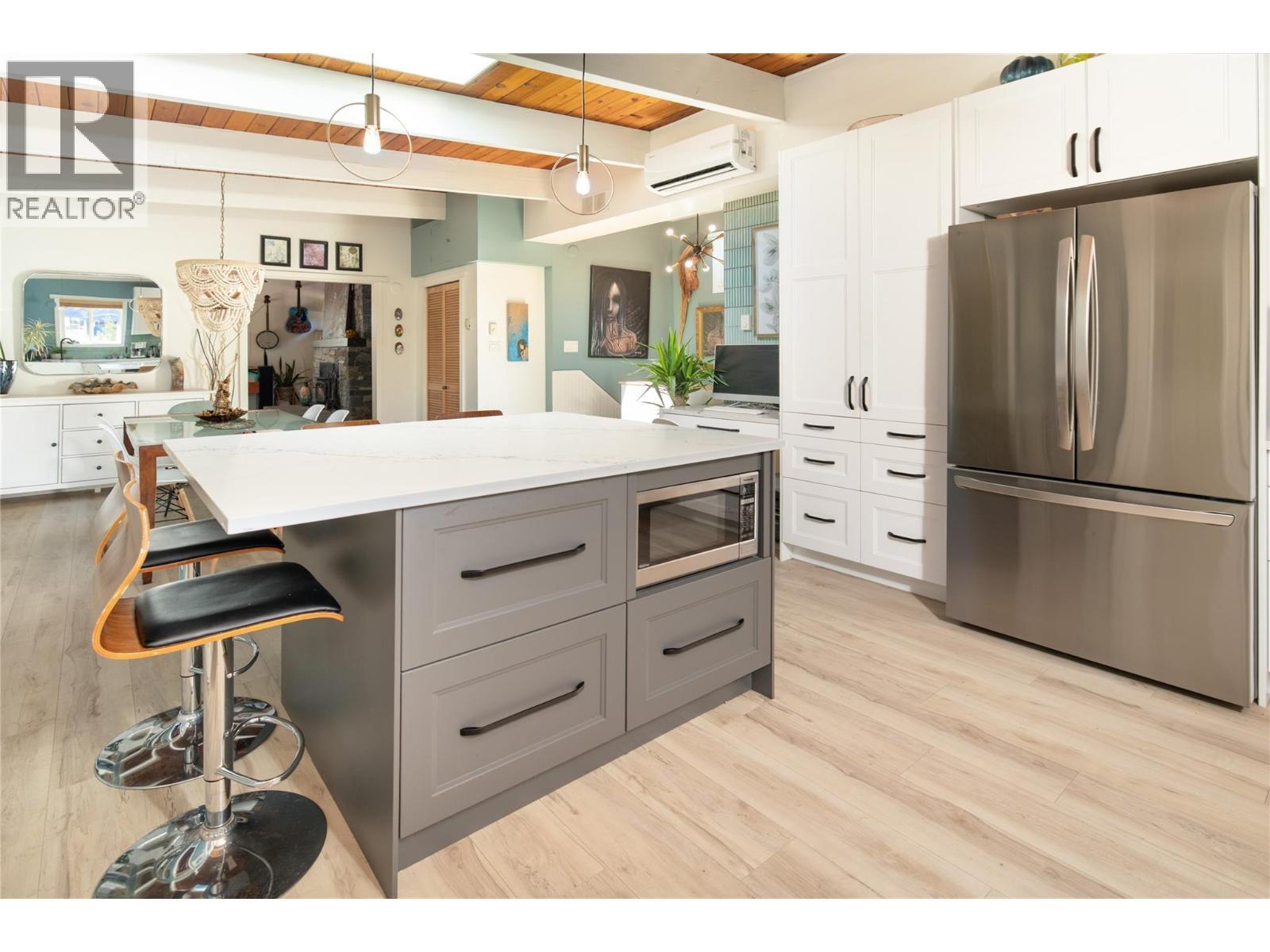 2475 Dunsmuir Road, Kelowna, BC
