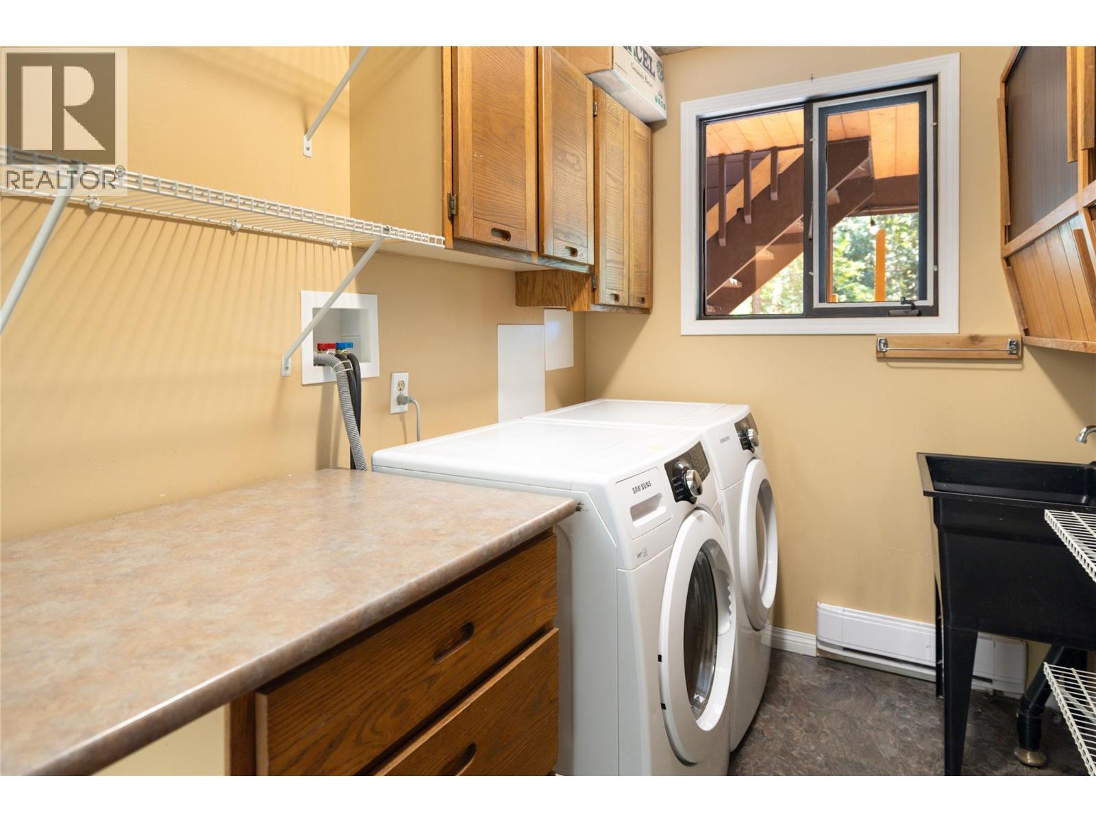 2475 Dunsmuir Road, Kelowna, BC