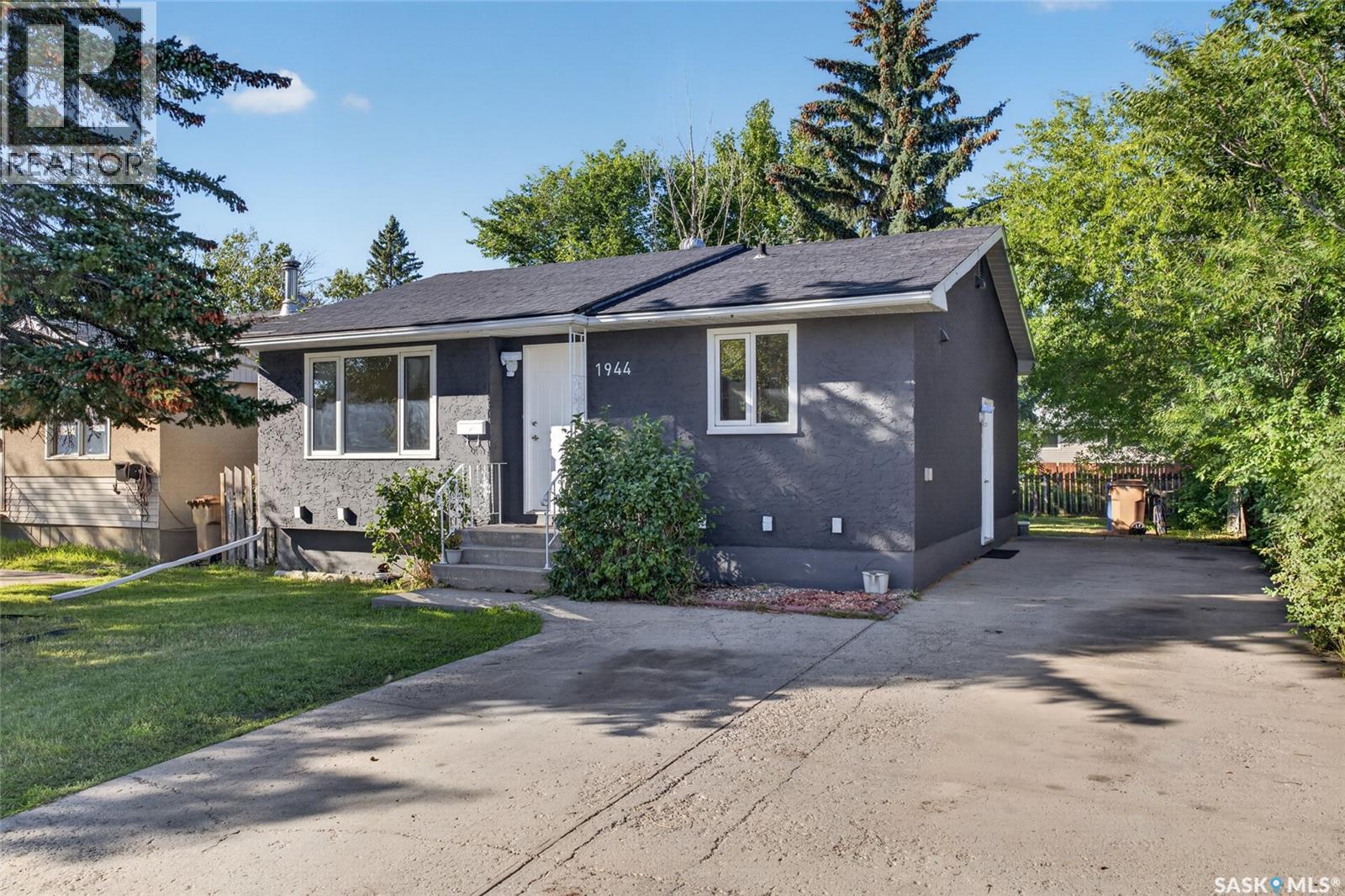 1944 Dewdney Avenue, Regina, SK