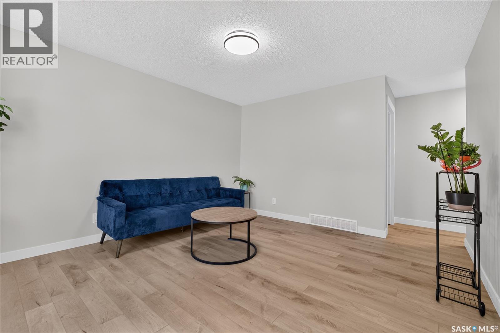 1944 Dewdney Avenue, Regina, SK