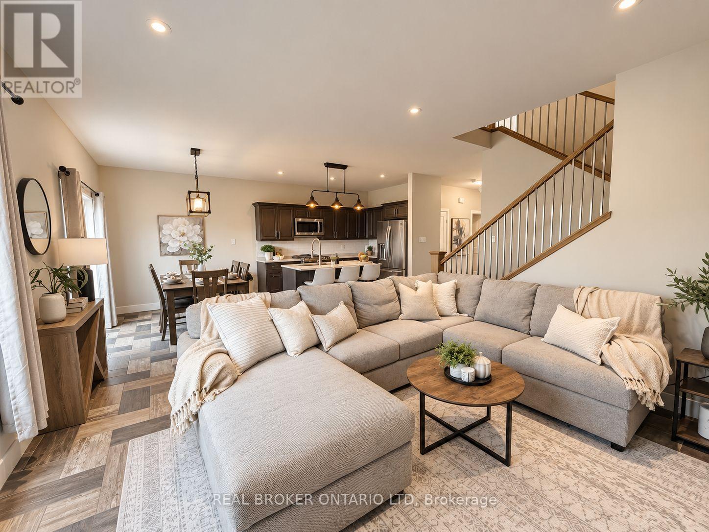22 Queensway Drive, Strathroy-Caradoc (Se), ON
