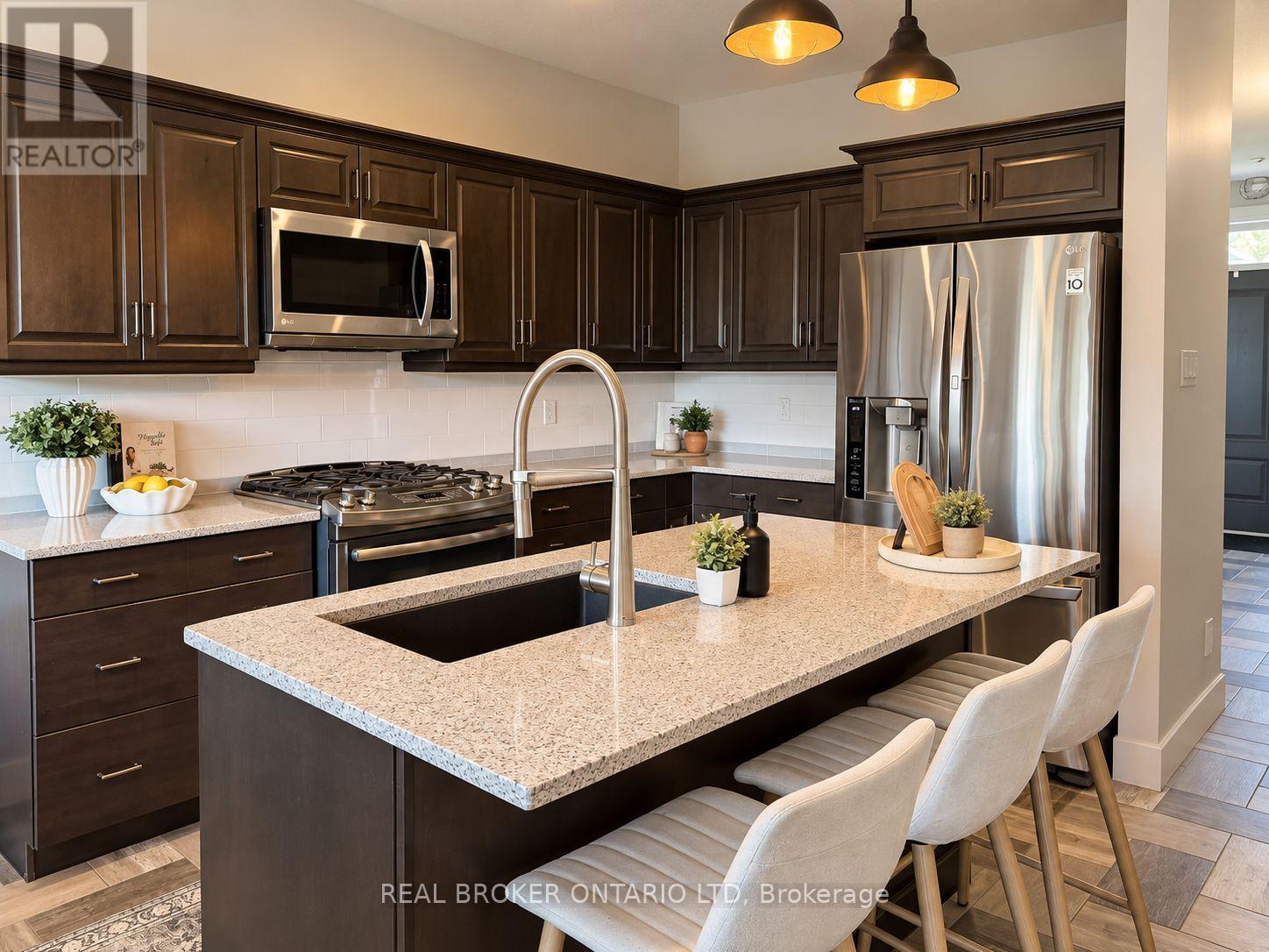 22 Queensway Drive, Strathroy-Caradoc (Se), ON