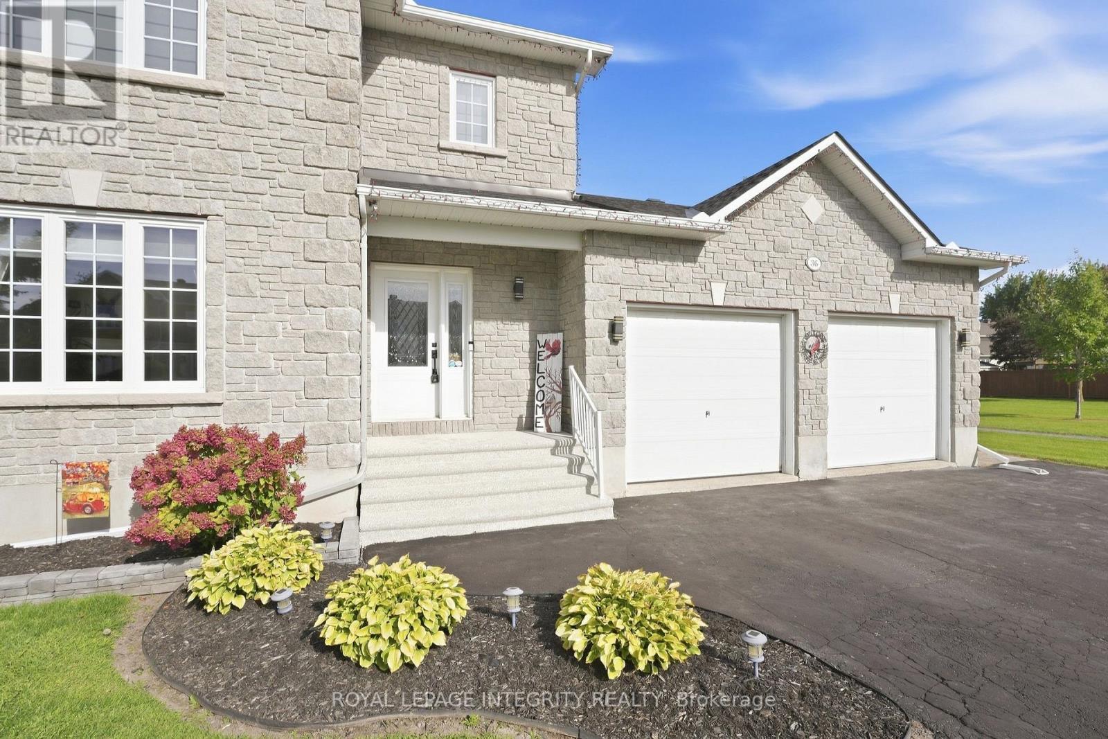 36 Frontenac Boulevard, Russell, ON