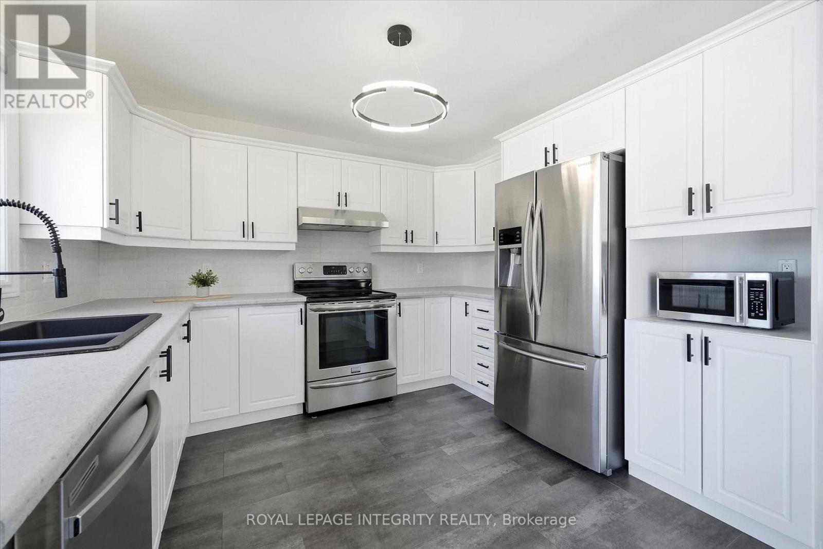 36 Frontenac Boulevard, Russell, ON