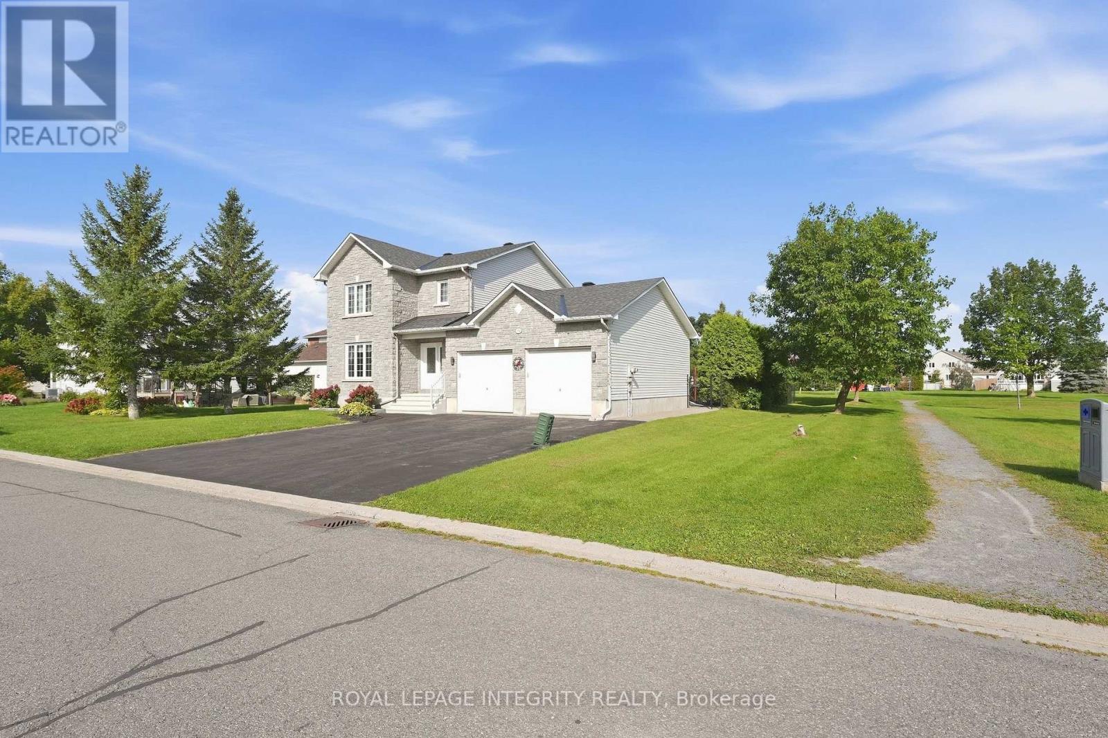 36 Frontenac Boulevard, Russell, ON