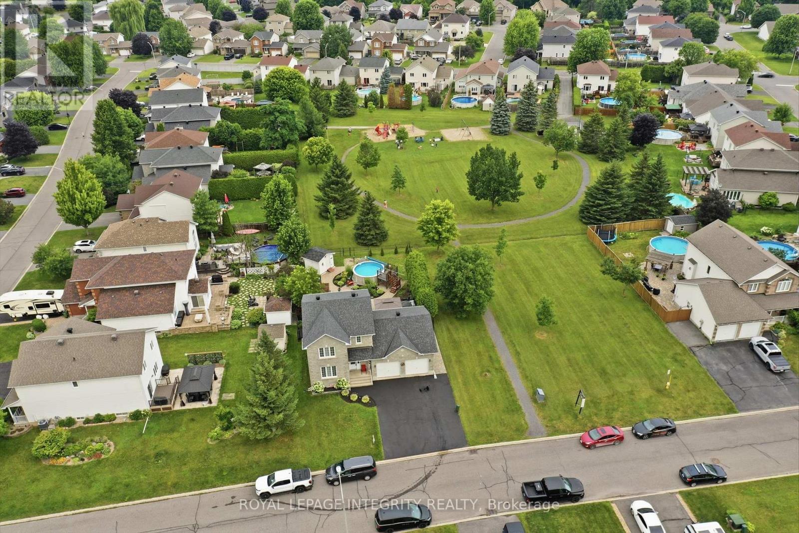 36 Frontenac Boulevard, Russell, ON