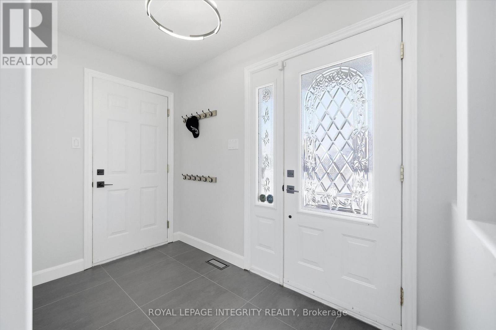 36 Frontenac Boulevard, Russell, ON