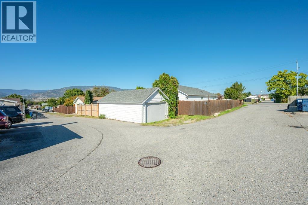 584 Edna Avenue, Penticton, BC