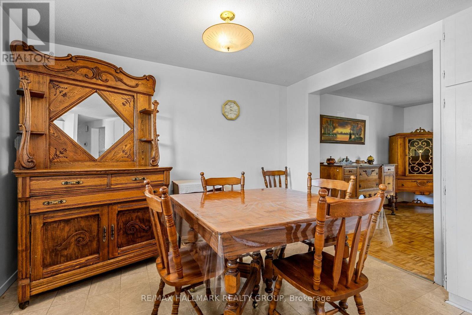 2376 Blackstone Crescent, Ottawa, ON