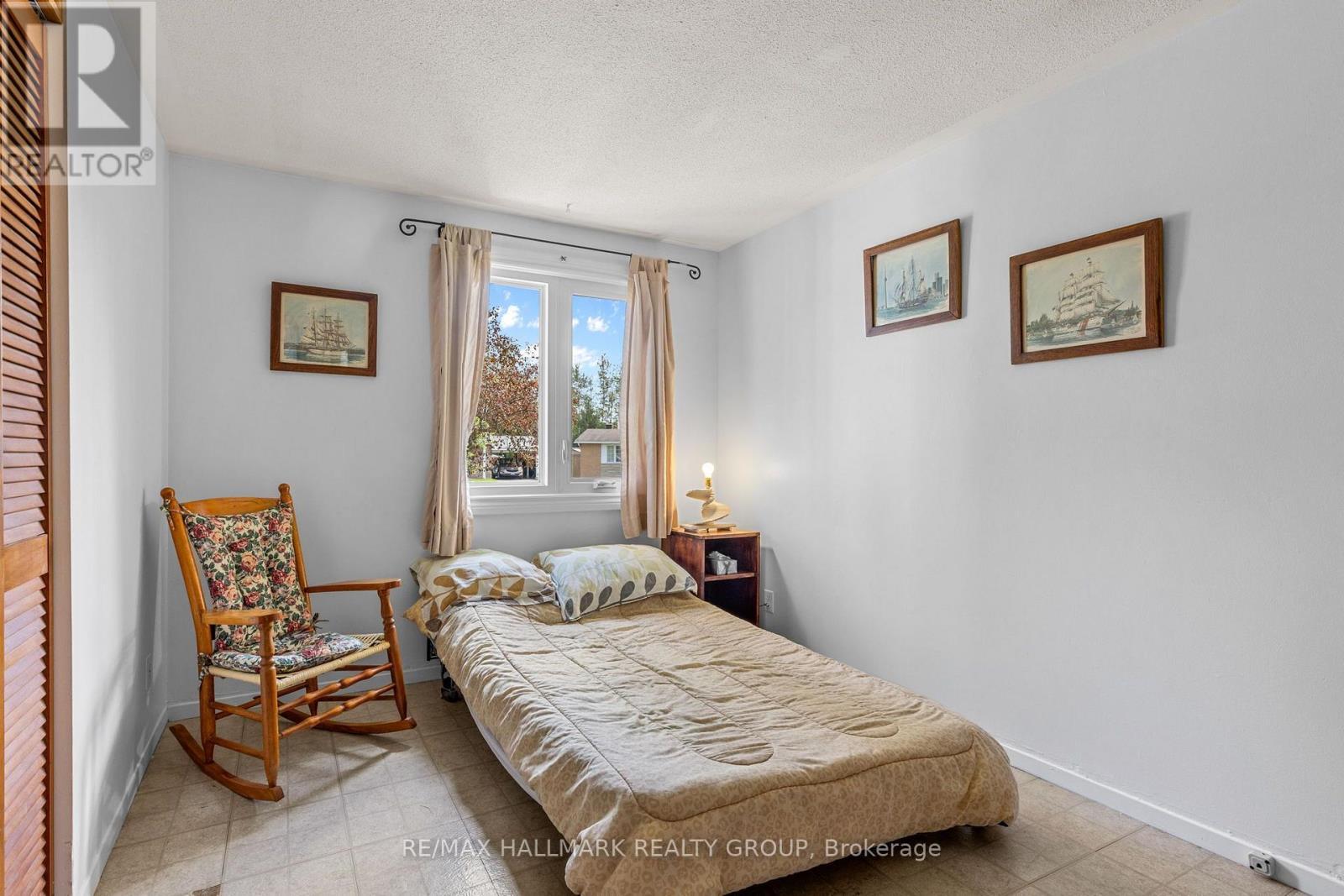 2376 Blackstone Crescent, Ottawa, ON