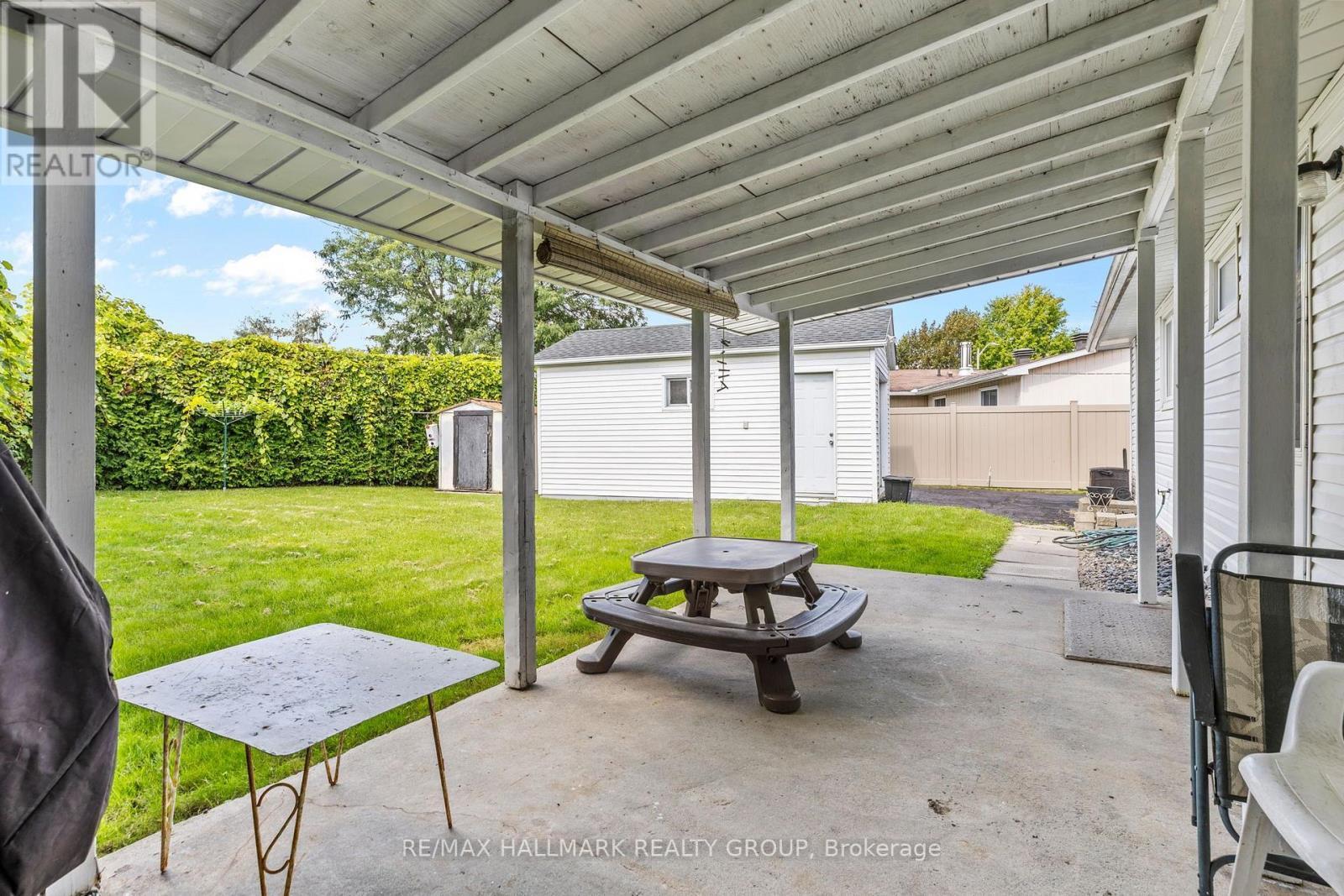 2376 Blackstone Crescent, Ottawa, ON