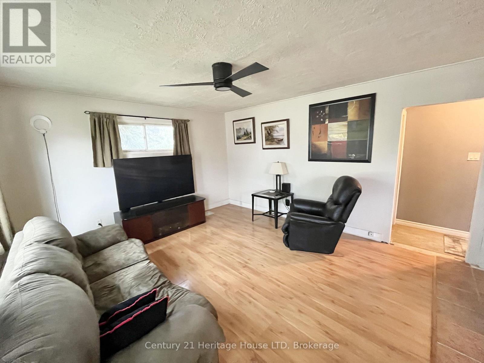 60 Watkins Street, St. Catharines (Port Weller), ON