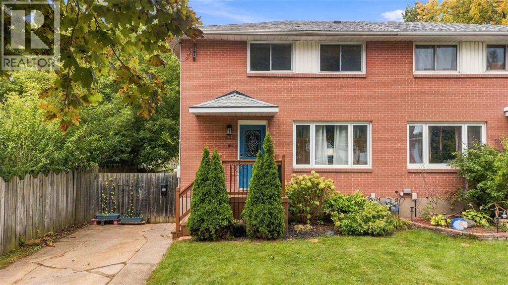 819 Elizabeth Avenue, Sarnia, ON