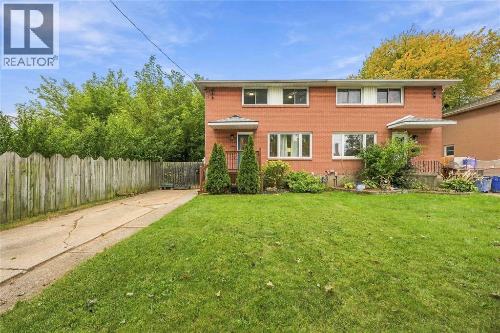 819 Elizabeth Avenue, Sarnia, ON