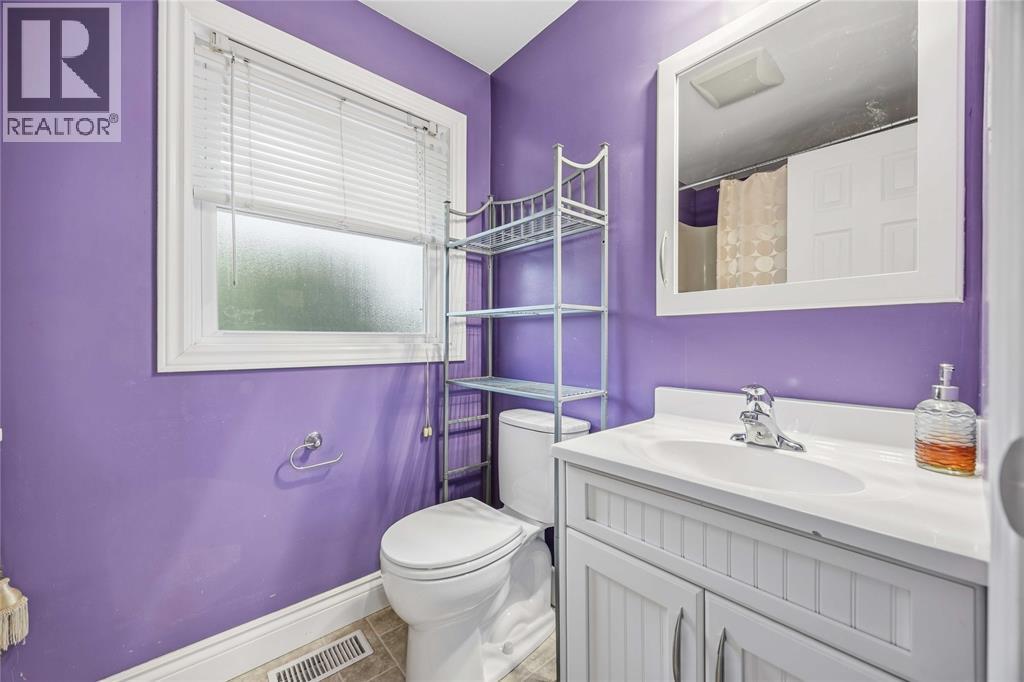 819 Elizabeth Avenue, Sarnia, ON