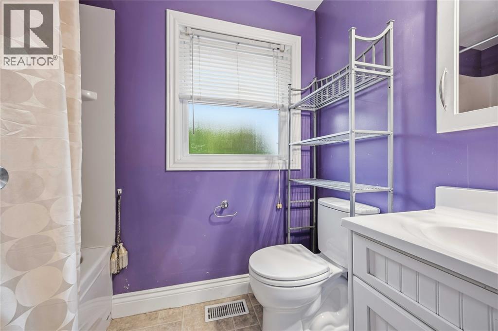 819 Elizabeth Avenue, Sarnia, ON