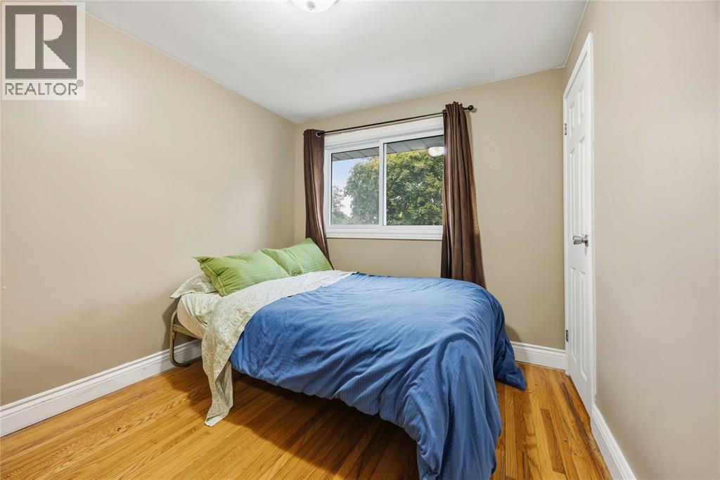819 Elizabeth Avenue, Sarnia, ON