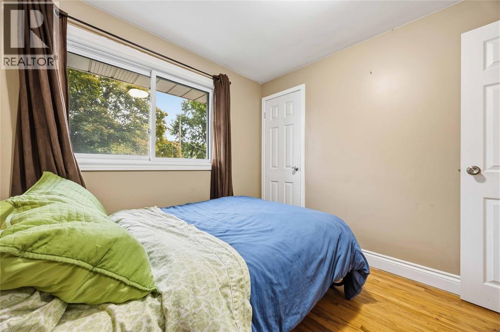 819 Elizabeth Avenue, Sarnia, ON