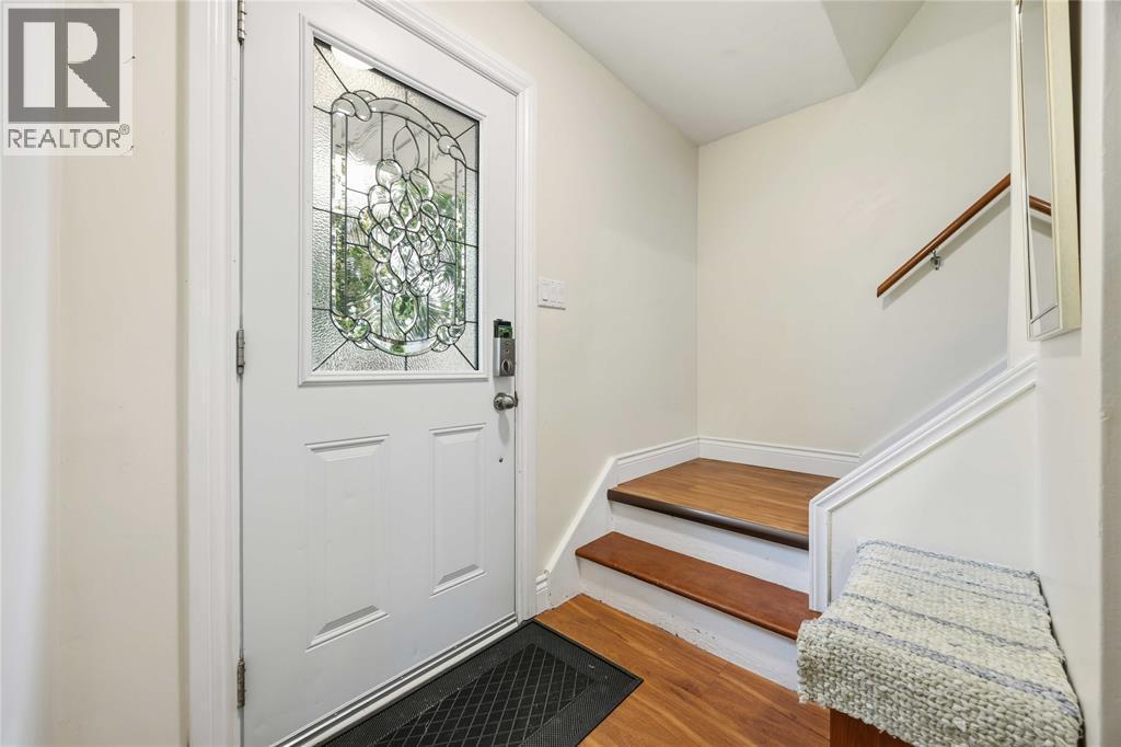 819 Elizabeth Avenue, Sarnia, ON