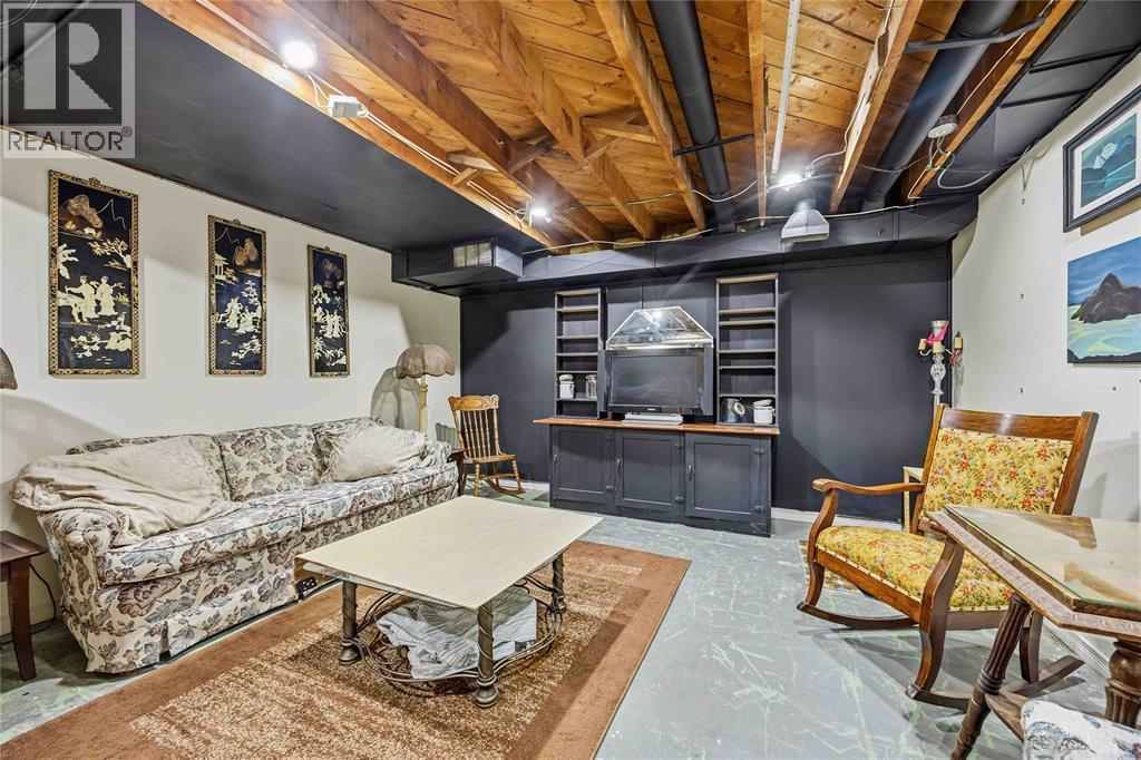 819 Elizabeth Avenue, Sarnia, ON