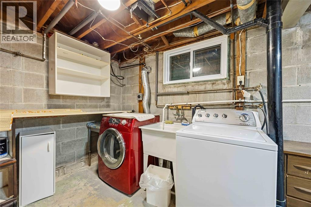 819 Elizabeth Avenue, Sarnia, ON