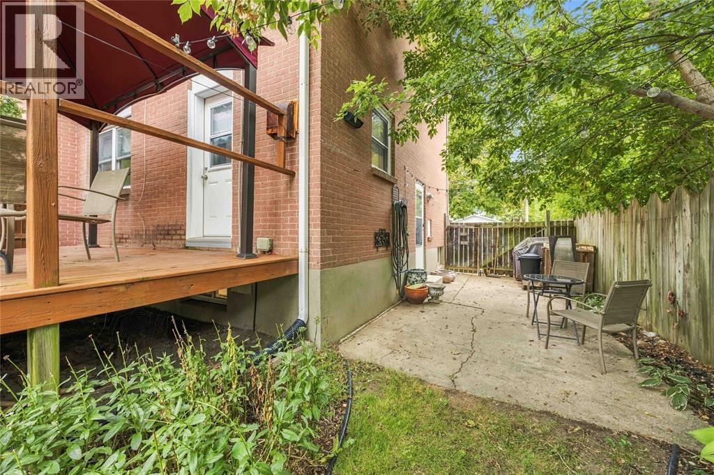 819 Elizabeth Avenue, Sarnia, ON