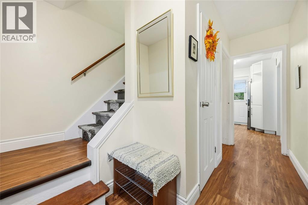 819 Elizabeth Avenue, Sarnia, ON