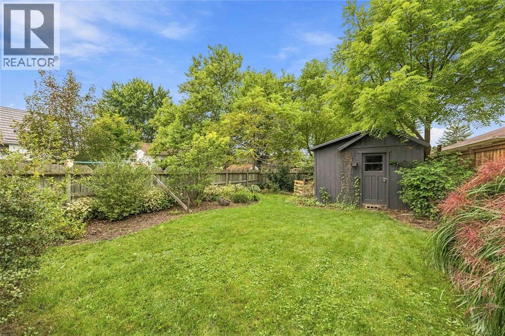 819 Elizabeth Avenue, Sarnia, ON