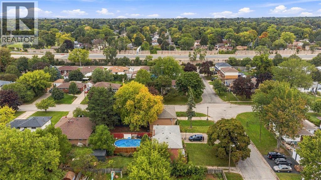 819 Elizabeth Avenue, Sarnia, ON