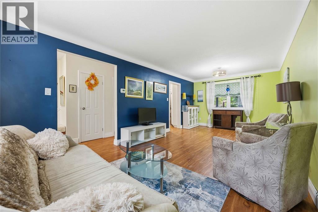 819 Elizabeth Avenue, Sarnia, ON
