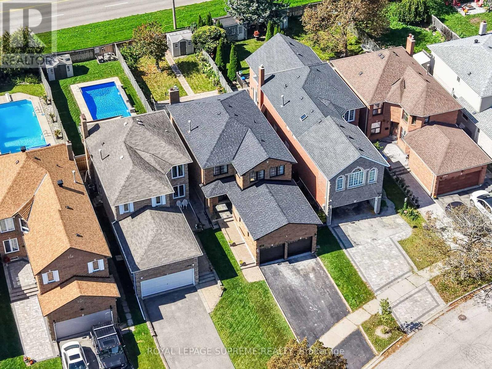 1967 Parkside Drive, Pickering, ON