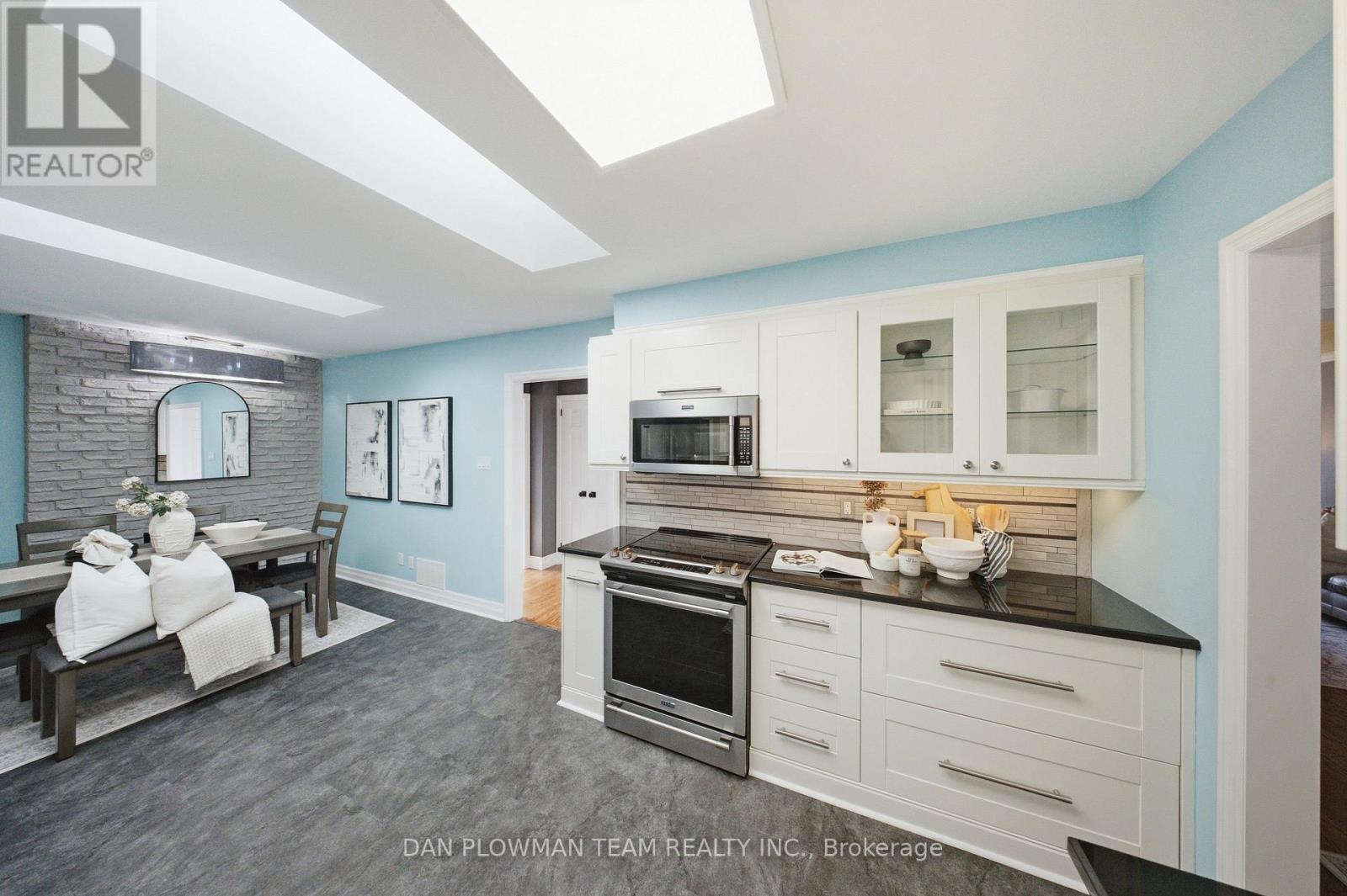 17 Rhonda Boulevard, Clarington, ON