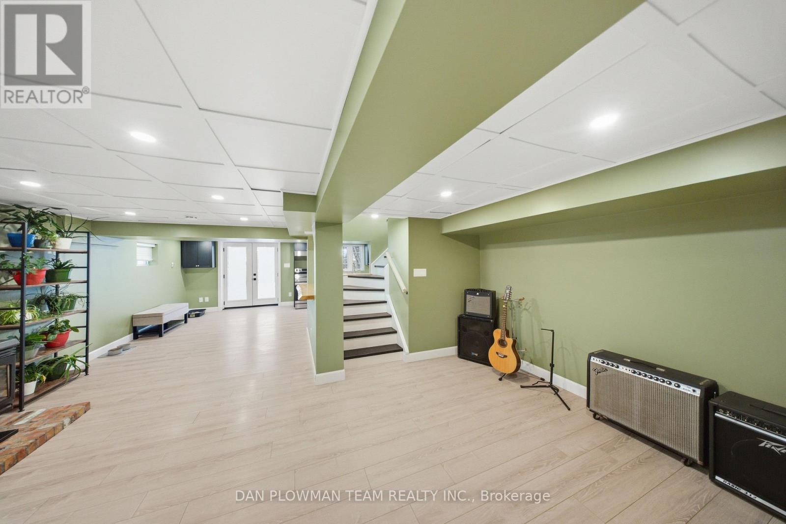17 Rhonda Boulevard, Clarington, ON