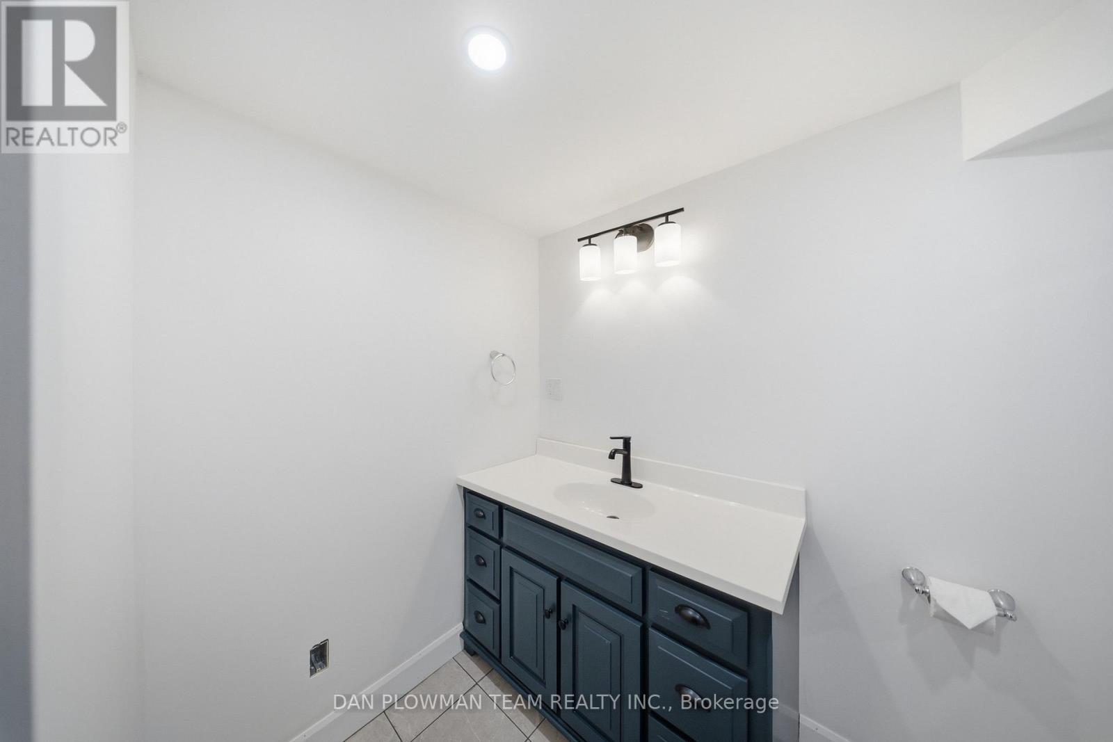 17 Rhonda Boulevard, Clarington, ON