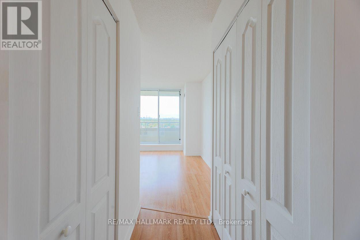 Primary His/Hers Closets - 978 - 1 Greystone Walk Drive, Toronto, ON
