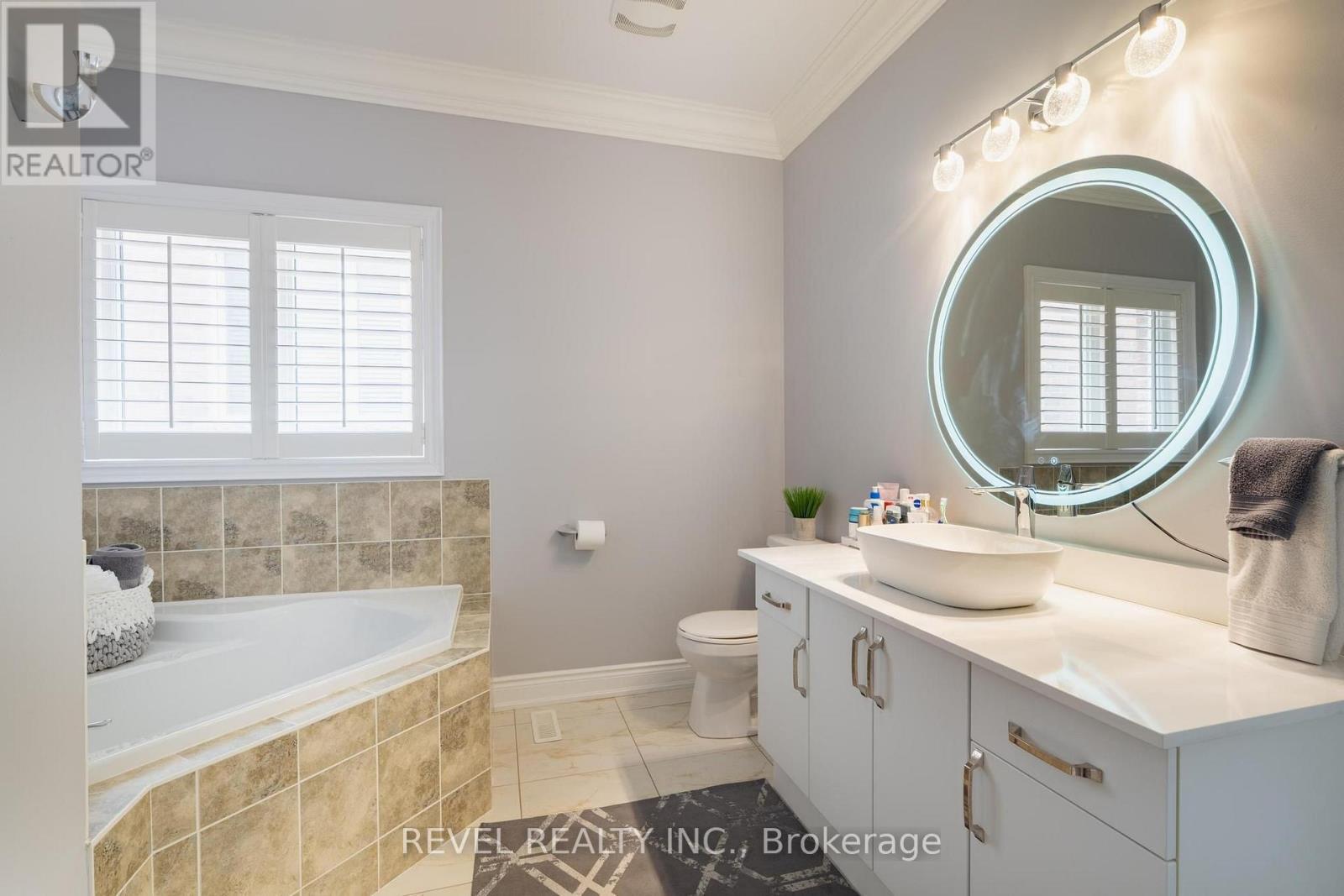 49 Victoria Street E, Innisfil, ON